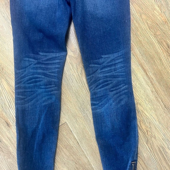 Joe's Flawless Icon Mid Rise Jeans Skinny Distressed Zipper Ankle Raw Hem Sz 26 - Picture 5 of 9